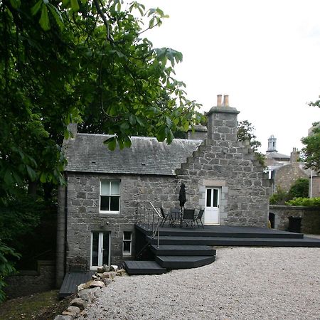 Historic Baronial Lodge With Parking, Aberdeen City Centre Exterior photo